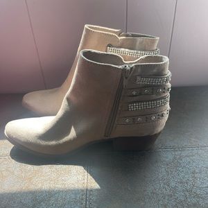 Bling Accent Booties sz 8.5 👢